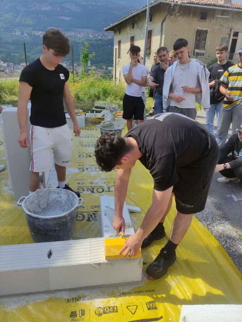 2025 - gli studenti dellitt marconi incontrano xella 1